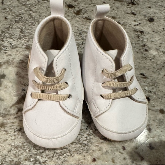 Disney Baby Winnie the Pooh Baby Shoes 3-6 months - Picture 5 of 10